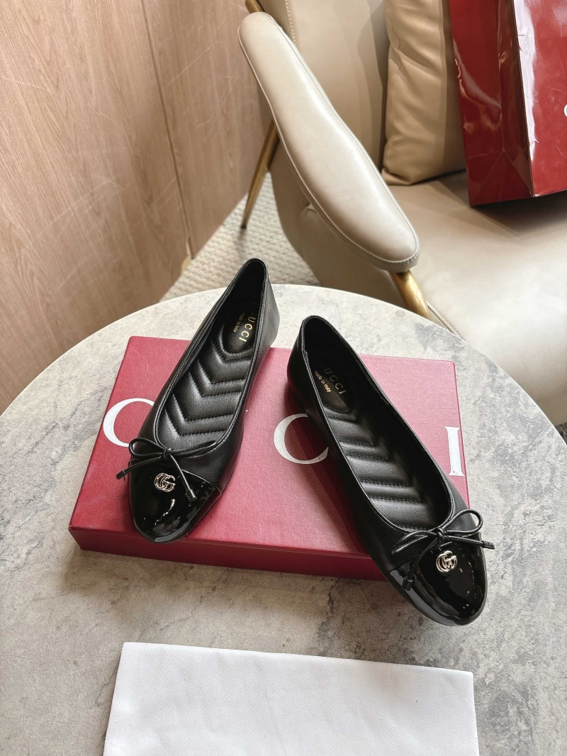 Gvc*1 flat shoes